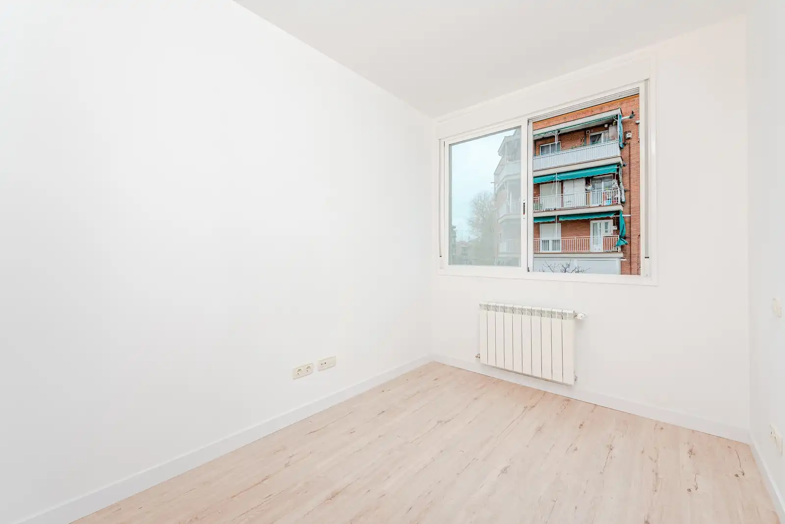Habitación de Piso en venta en Madrid con Trastero