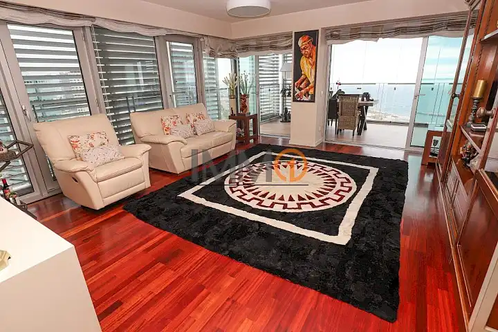 Sala de estar de Piso en venta en Barcelona con Calefacción y Terraza