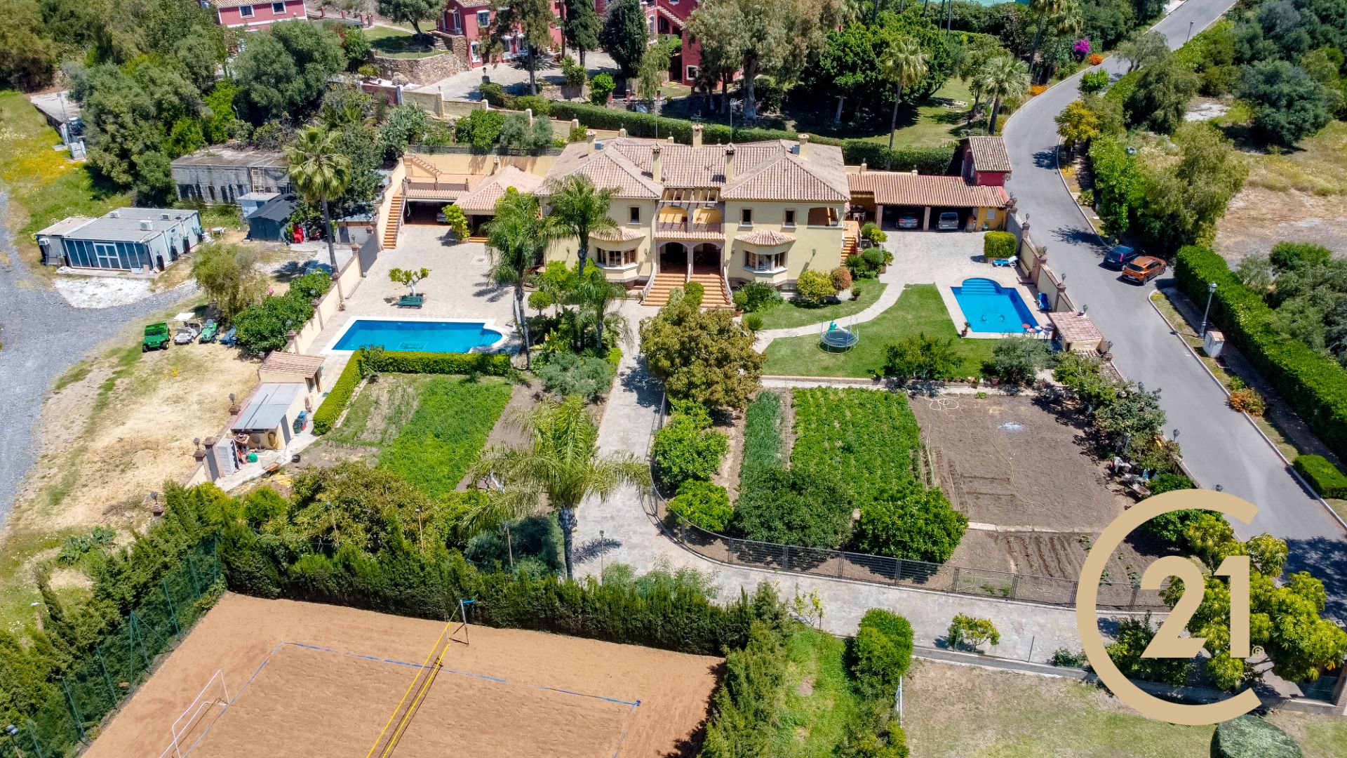 Exterior view of Single-family semi-detached for sale in Benahavís  with Air Conditioner, Private garden and Terrace