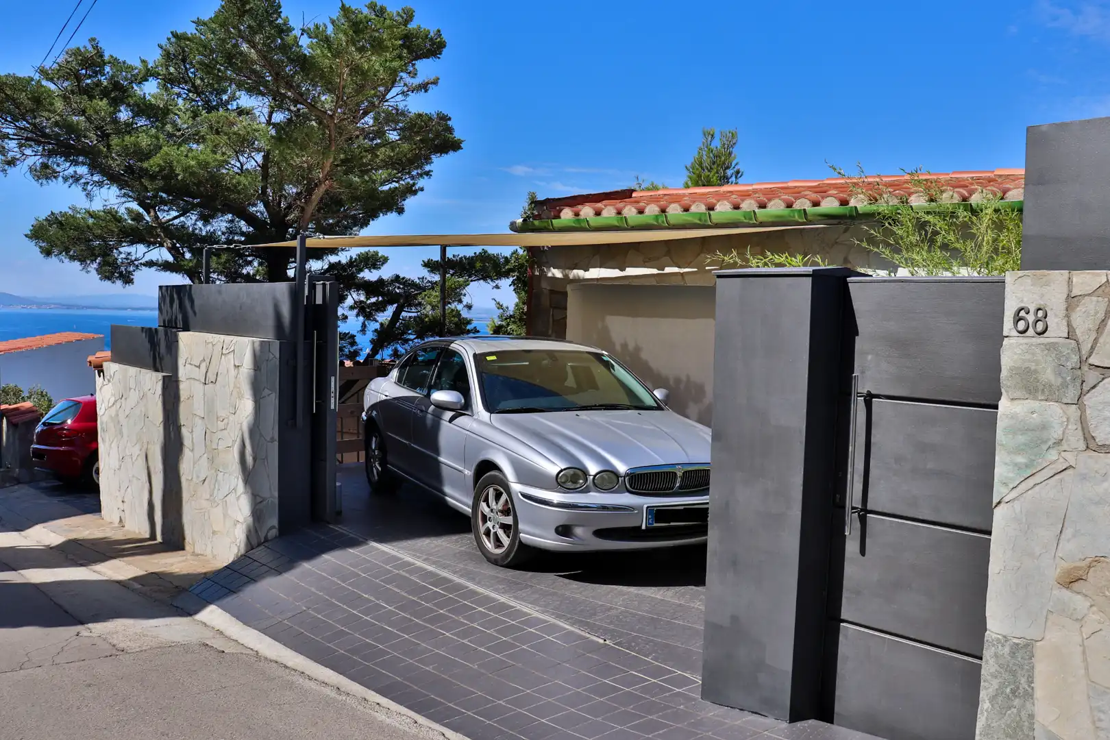 Aparcament de Casa o xalet en venda en Roses amb Aire condicionat, Calefacció i Jardí privat