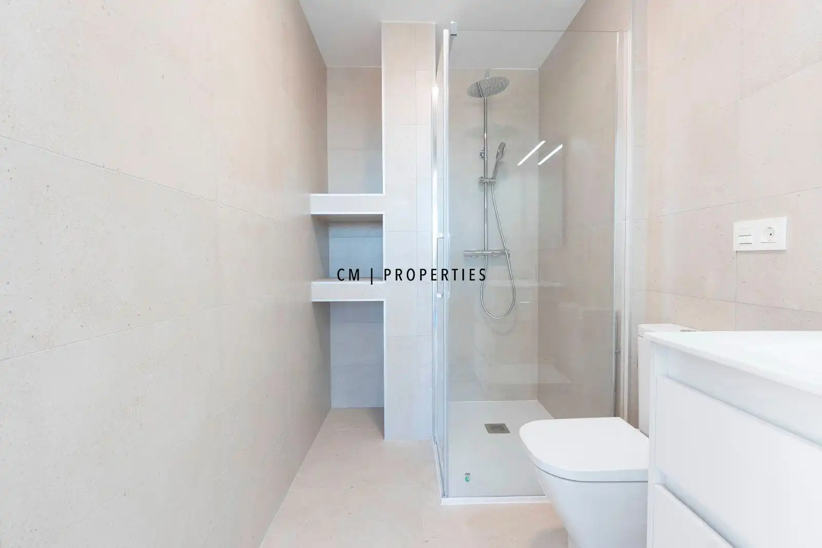 Bathroom of Attic for rent in Sagunto / Sagunt  with Air Conditioner, Heating and Parquet flooring