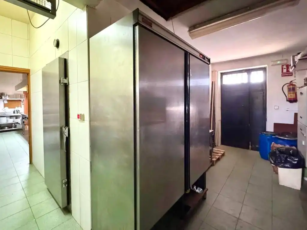 Cocina de Local en venta en El Fresno con Calefacción y Terraza