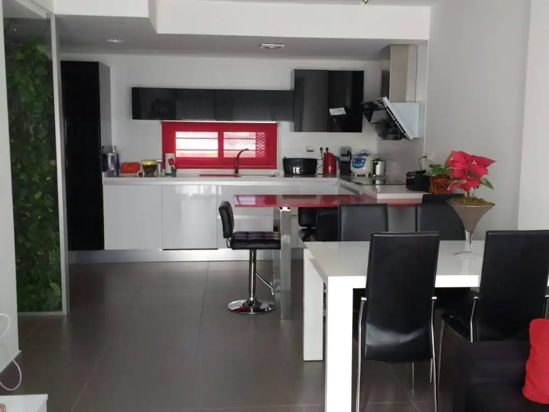 Apartment mit Pool zur Miete in Investigador Miguel Marín Padilla 17