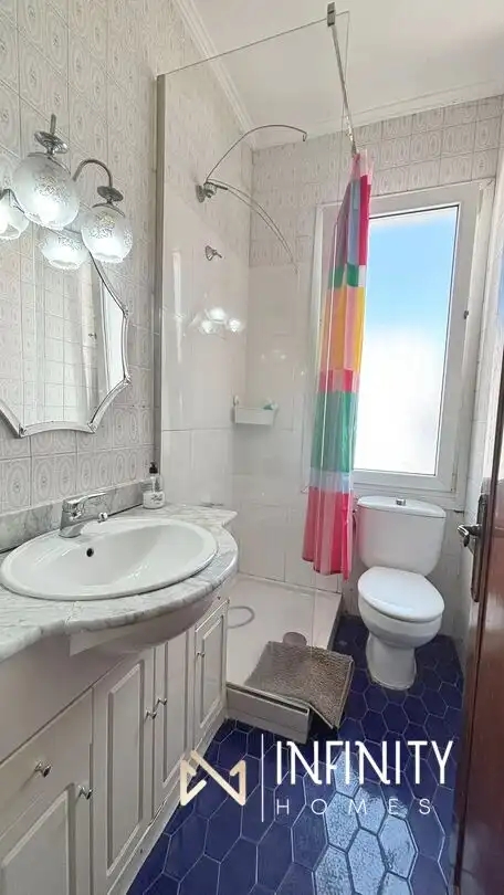 Bathroom of Flat for rent in Bilbao   with Heating, Terrace and Balcony
