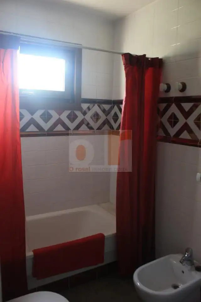 Baño de Casa o chalet de alquiler en Moaña con Calefacción, Jardín privado y Trastero