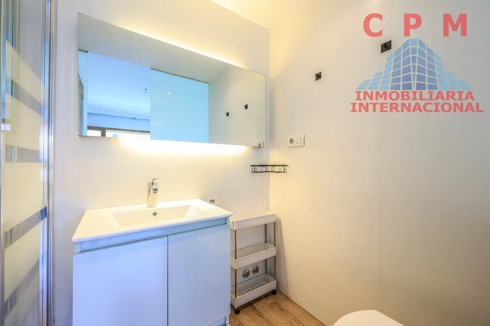 Badezimmer von Maisonette zur Miete in Madrid mit Klimaanlage, Heizung und Parkett