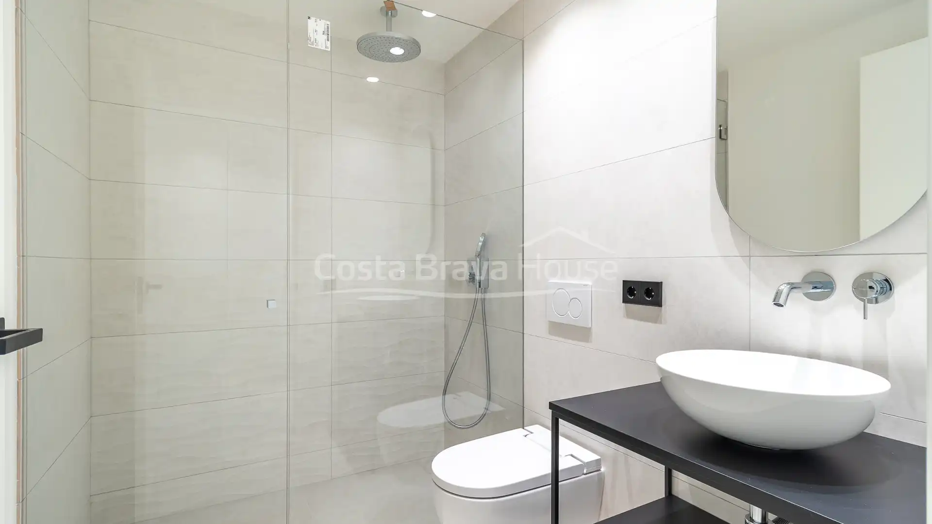 Bathroom of Houses for sale in Begur  with Air Conditioner, Heating and Private garden
