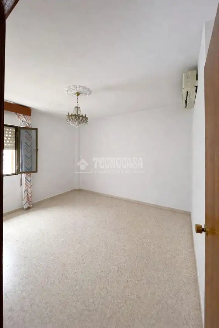 Dormitori de Pis en venda en Arcos de la Frontera amb Aire condicionat i Balcó