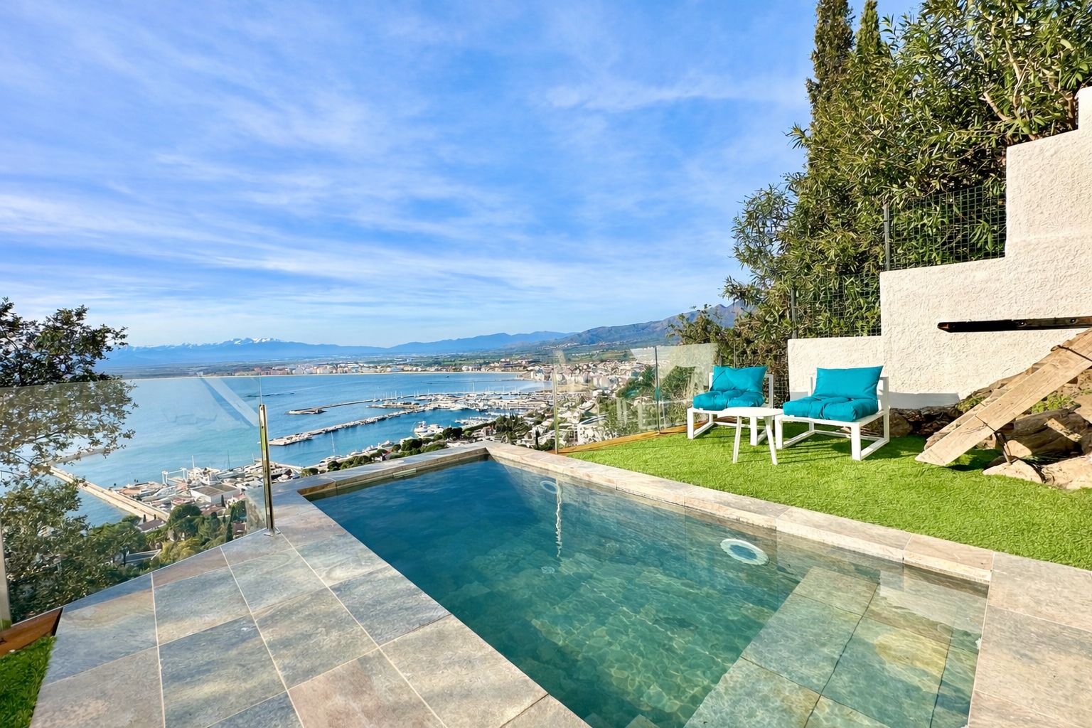 Swimming pool of House or chalet for sale in Roses  with Air Conditioner, Private garden and Terrace