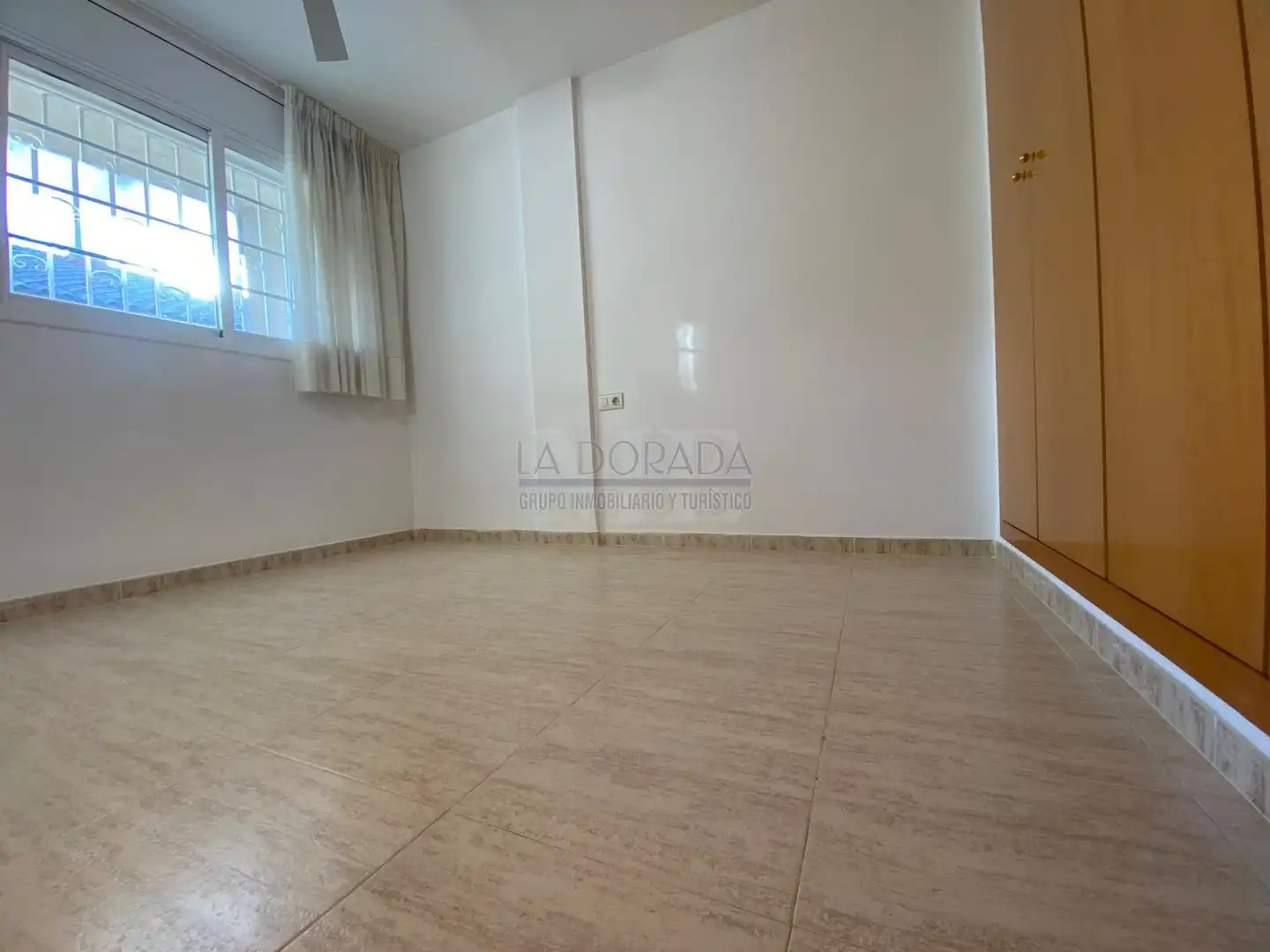Habitación de Casa adosada en venta en Cambrils con Aire acondicionado, Calefacción y Jardín privado