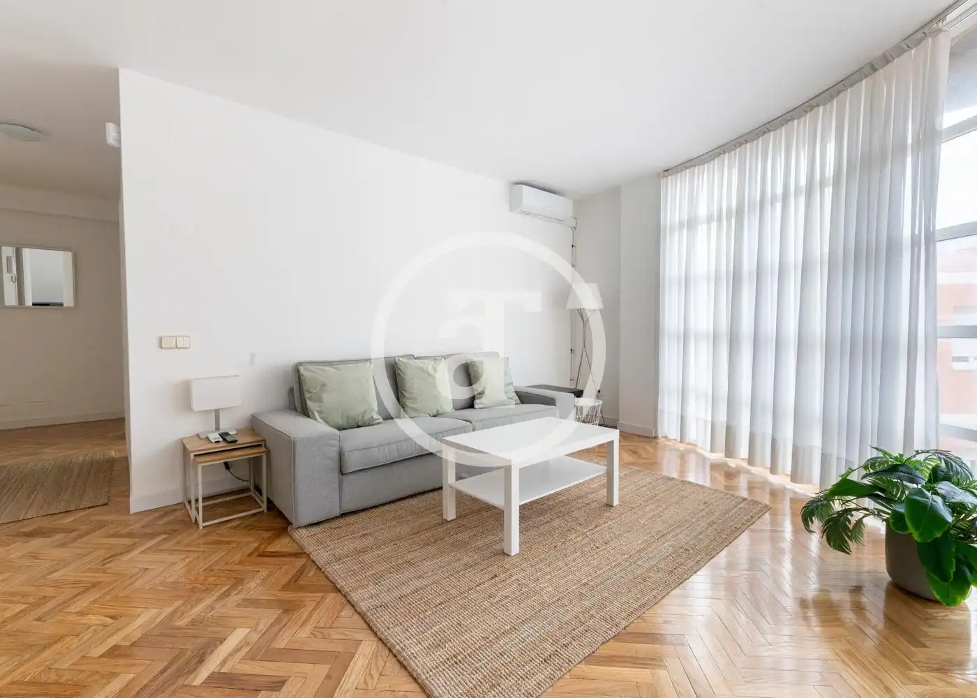 Flat for rent in Calle de Fereluz, Valdeacederas