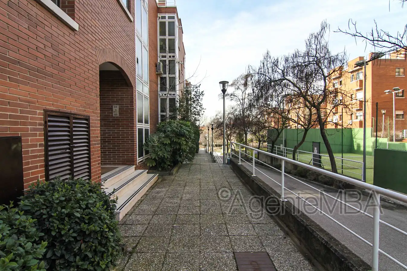 Vista exterior de Pis en venda en Pozuelo de Alarcón amb Calefacció, Parquet i Terrassa