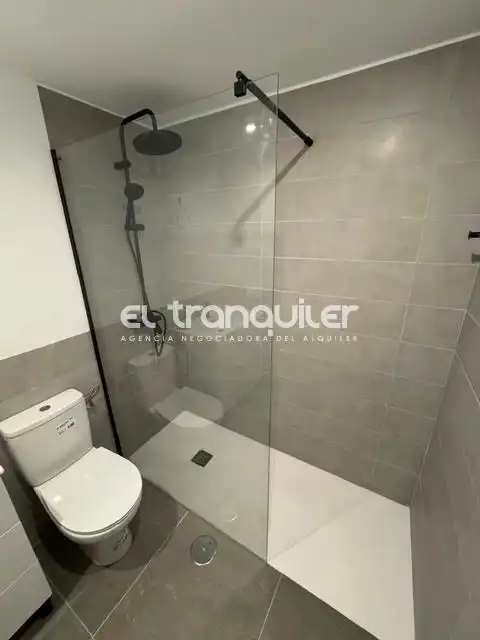Bany de Pis de lloguer en Getafe amb Parquet, Piscina i Moblat