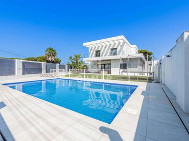 Villa con piscina in vendita a Valdelagrana