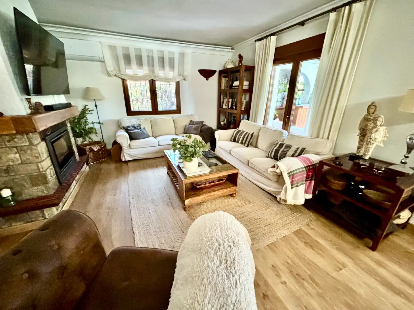 Sala d'estar de Casa o xalet en venda en Mutxamel amb Aire condicionat, Jardí privat i Terrassa