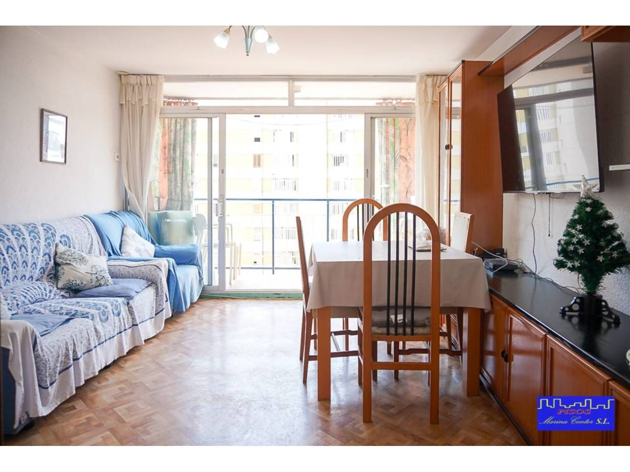 Dining room of Flat for sale in L'Hospitalet de Llobregat  with Parquet flooring, Balcony and Alarm
