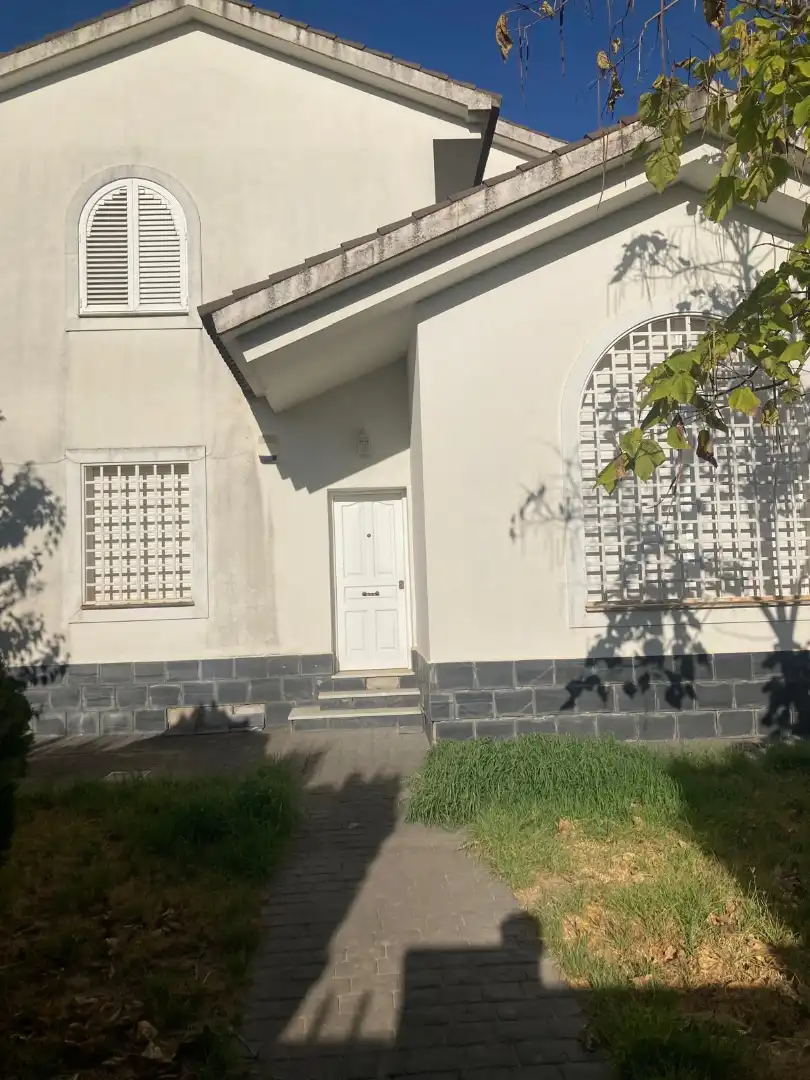 Vista exterior de Casa o chalet de alquiler en Córdoba con Aire acondicionado, Calefacción y Jardín privado