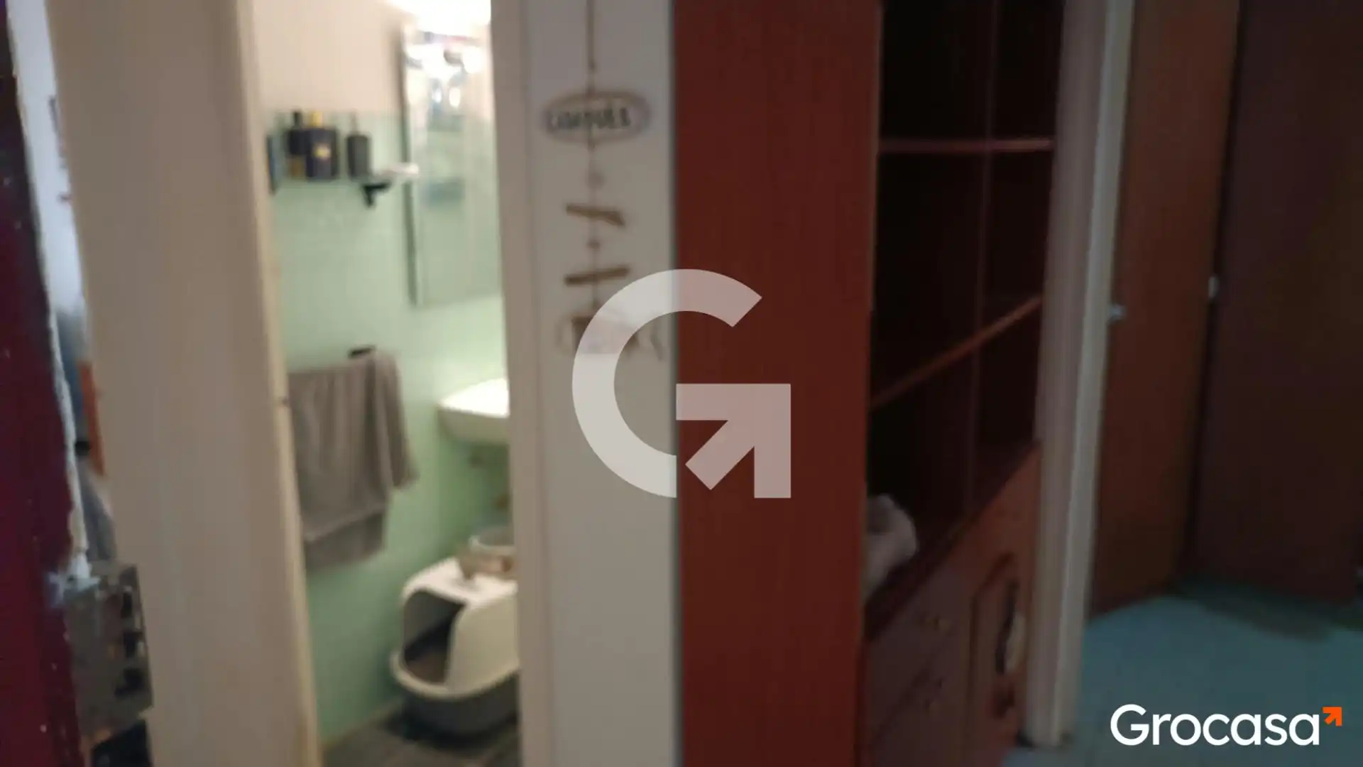 Bathroom of Flat for sale in Mataró  with Oven, Washing machine and TV