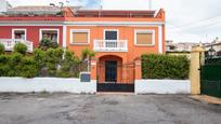 Vista exterior de Casa o xalet en venda en  Granada Capital amb Terrassa, Piscina i Balcó