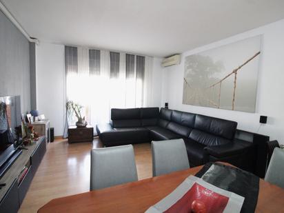 Living room of Flat for sale in Sabadell  with Air Conditioner and Balcony