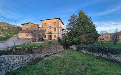 Vista exterior de Casa o xalet en venda en Valle de Mena amb Jardí privat, Traster i Balcó