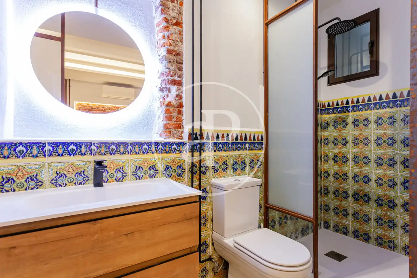 Bathroom of Flat for sale in Madrid  with Air Conditioner, Heating and Furnished