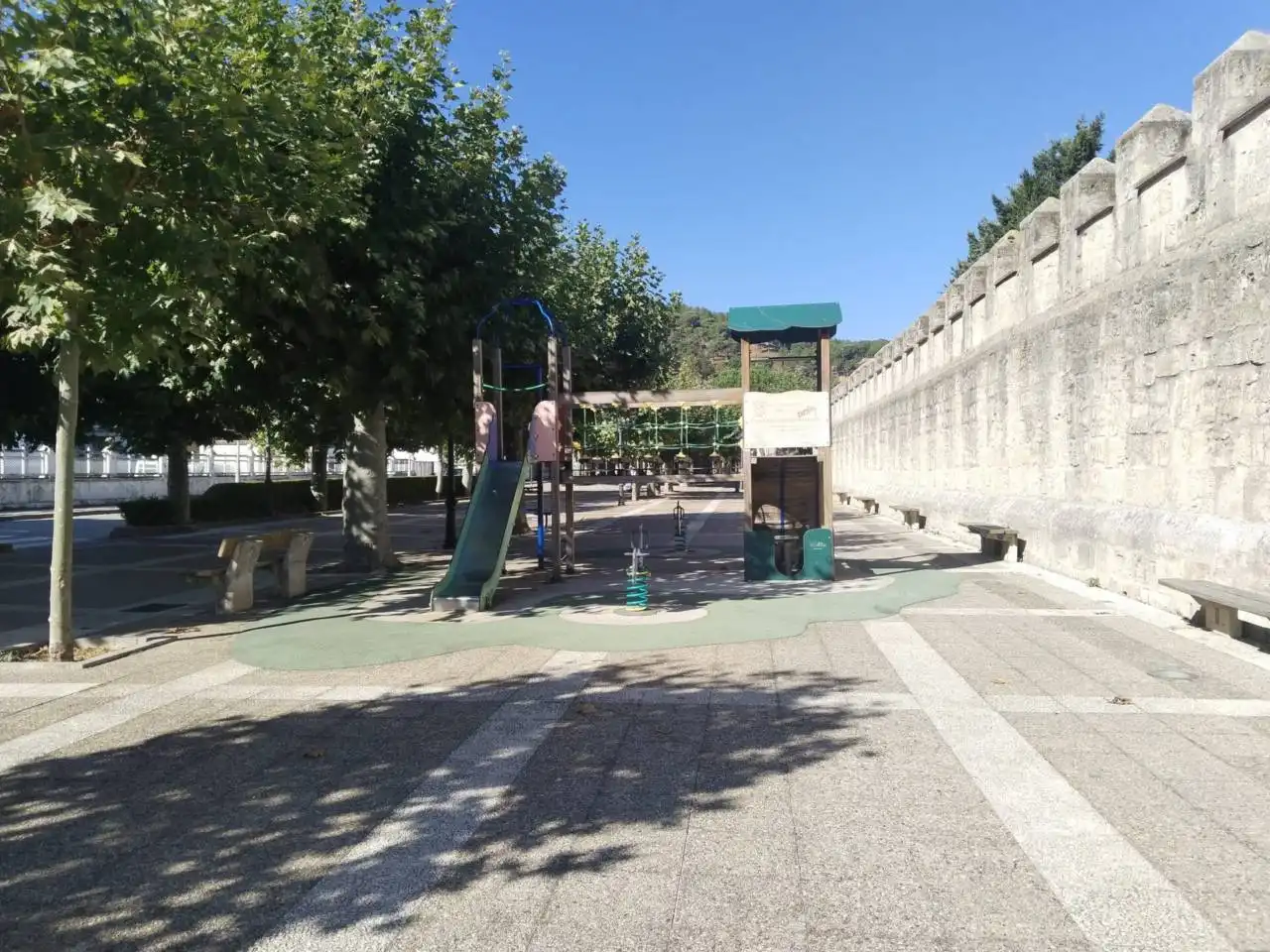 Vista exterior de Piso en venta en Briviesca con Calefacción, Parquet y Terraza