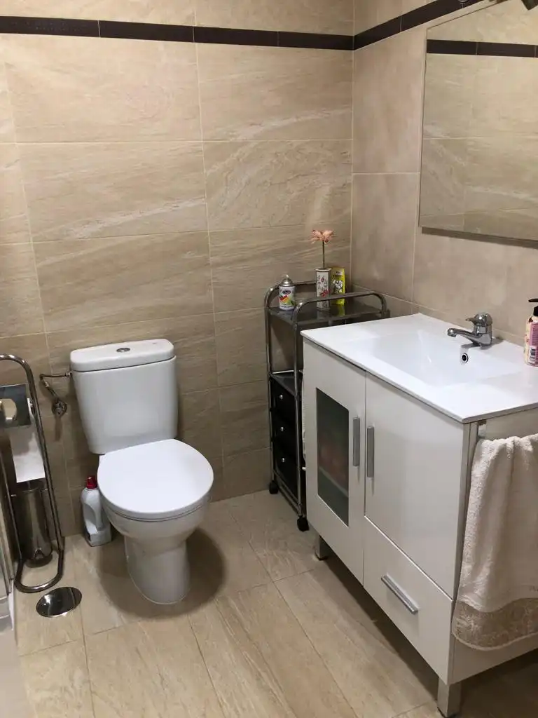 Bany de Apartament de lloguer en Valladolid amb Calefacció, Terrassa i Traster