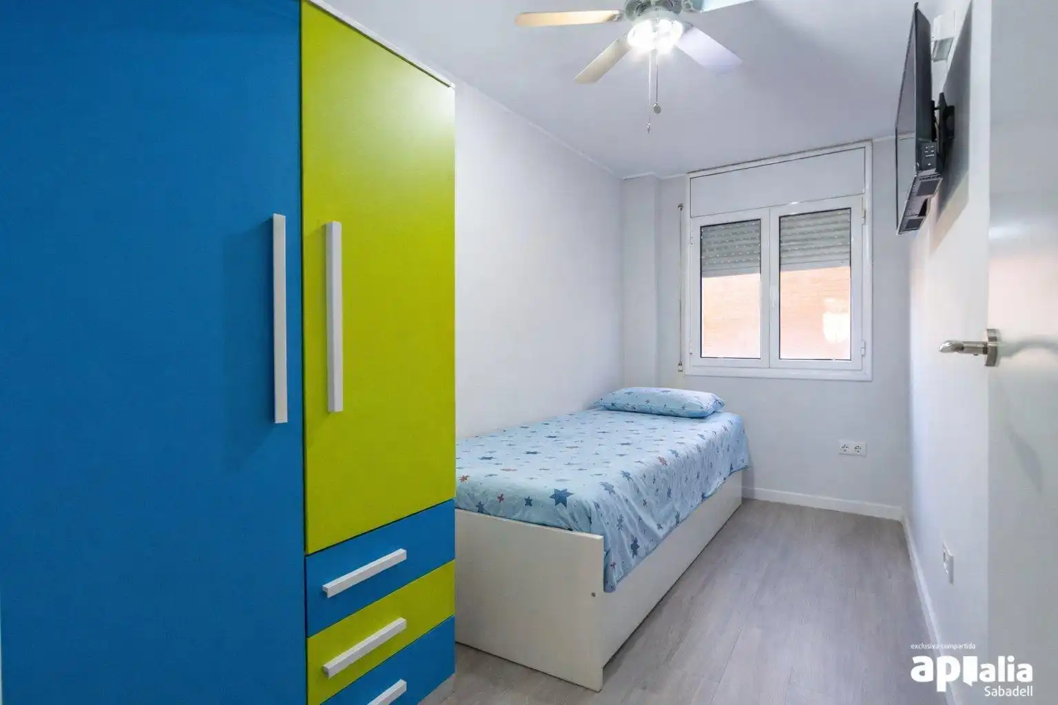 Habitación de Dúplex en venta en Sabadell con Aire acondicionado, Calefacción y Alarma
