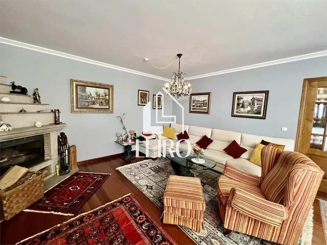 Sala d'estar de Casa o xalet en venda en Vilagarcía de Arousa amb Calefacció, Jardí privat i Terrassa