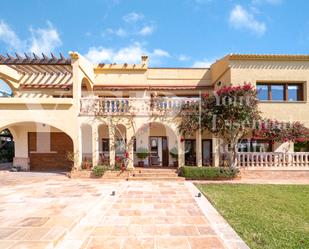 Vista exterior de Casa o xalet en venda en El Campello amb Aire condicionat, Terrassa i Balcó