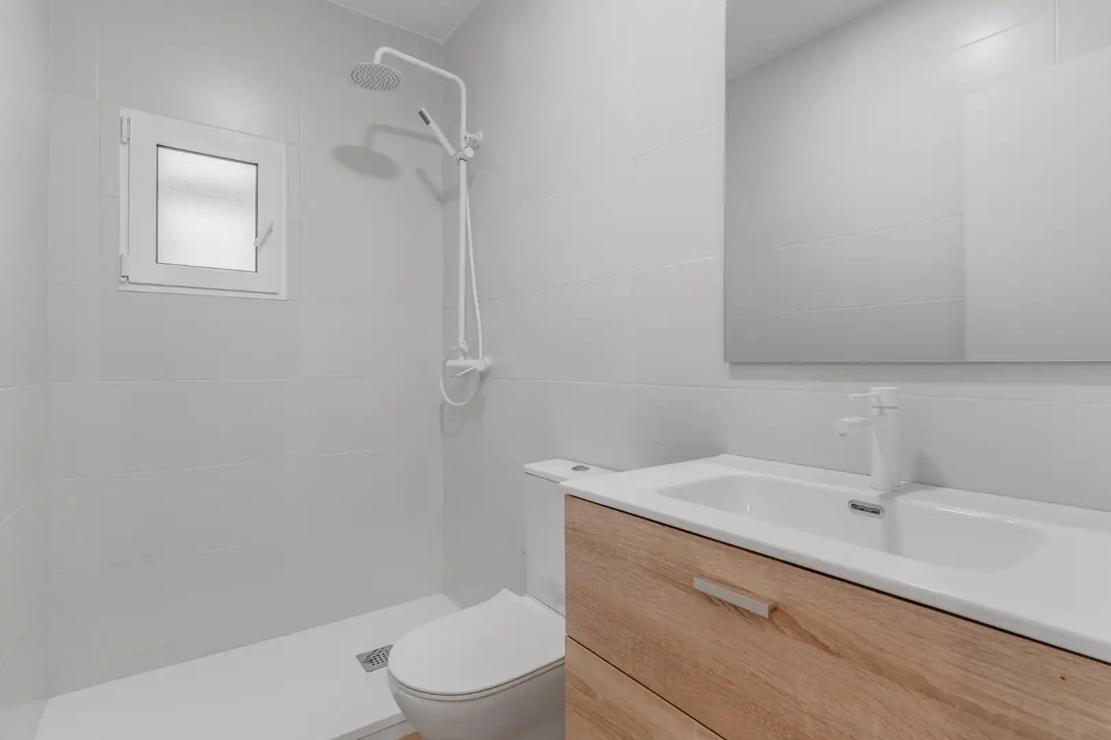 Baño de Piso en venta en Barcelona con Aire acondicionado