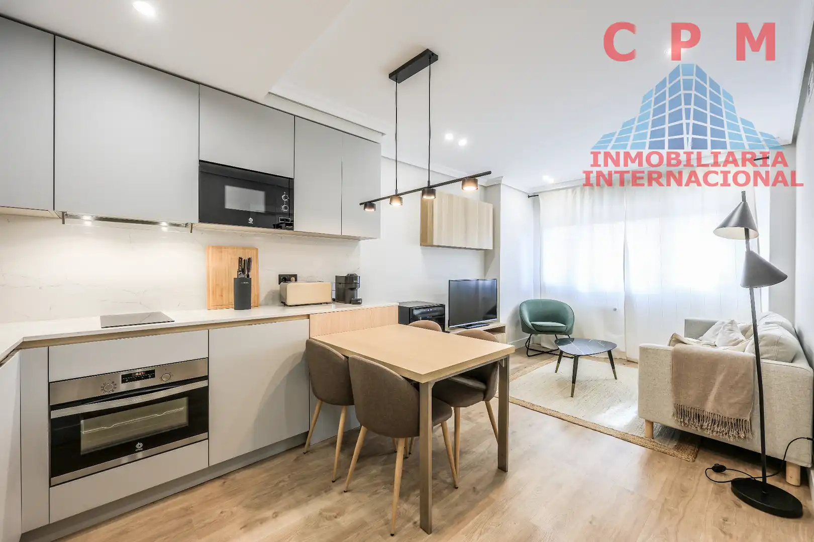 Living room of Flat for rent in Madrid  with Air Conditioner, Parquet flooring and Furnished