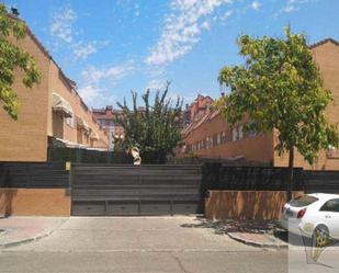 Exterior view of House or chalet for sale in Alcalá de Henares