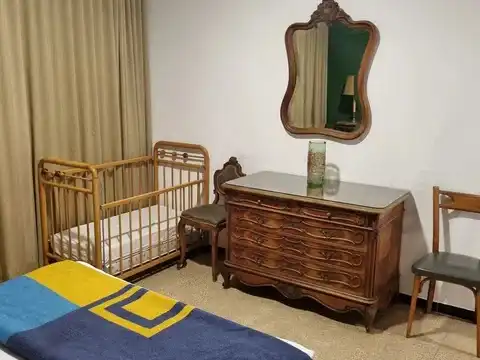 Habitación de Edificio en venta en Palamós