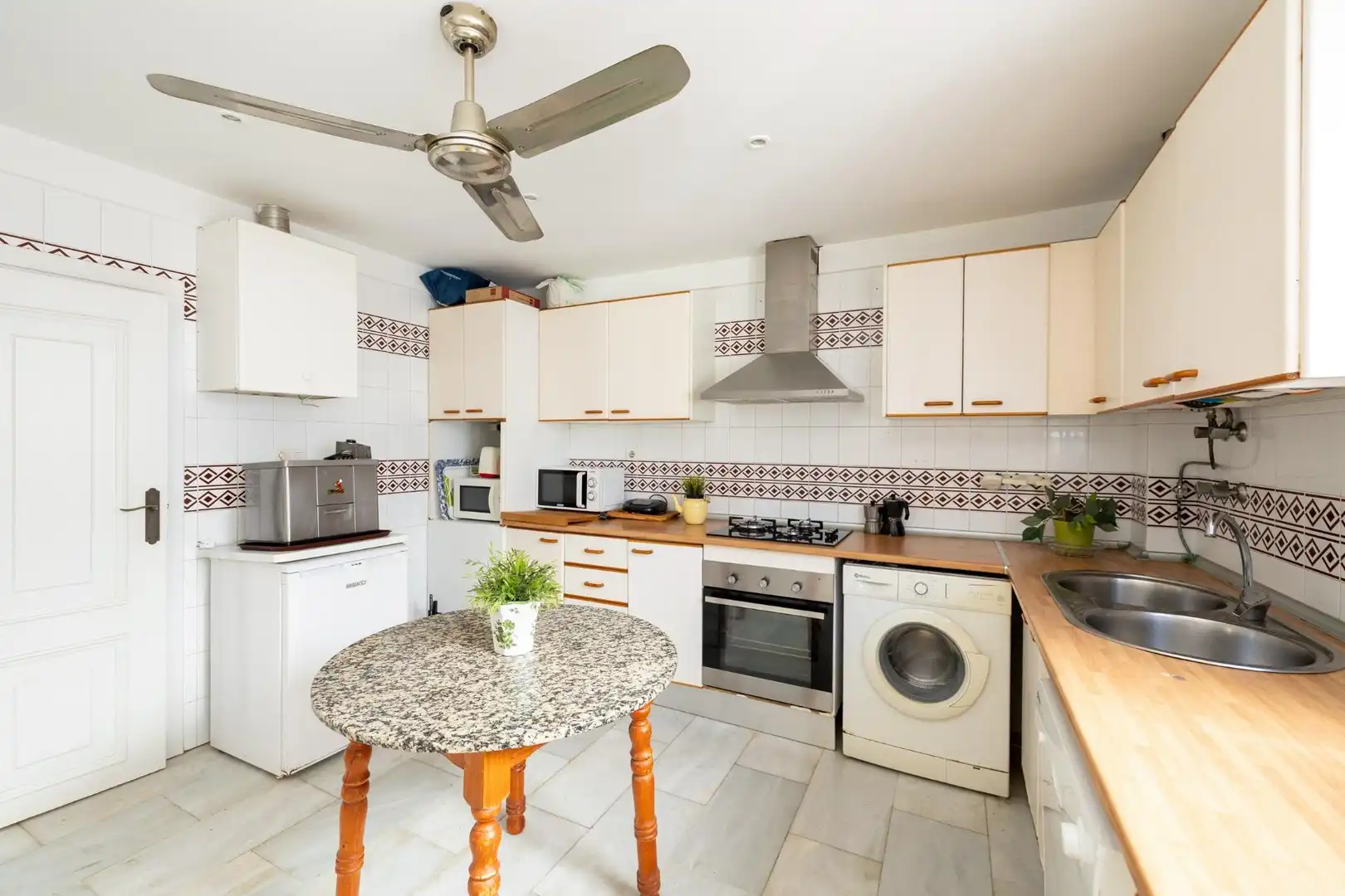 Casa adosada en venta en Avenida Avenida de los Geranios, 10, 10, Calahonda - Carchuna