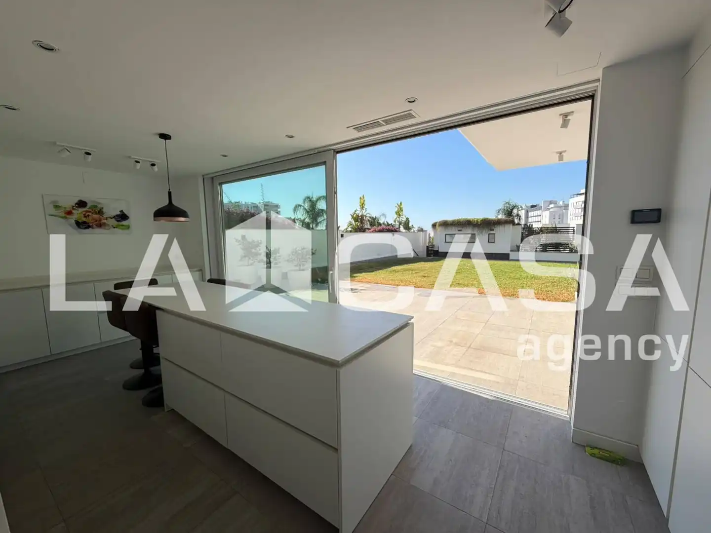 Semi-detached house for sale in Entrenúcleos, imagen 14