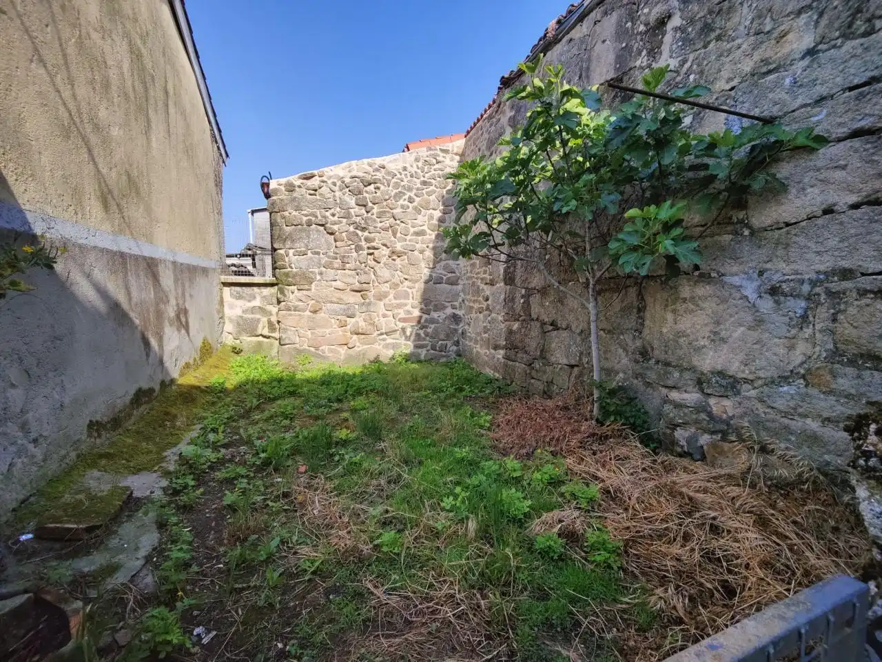 Casa o chalet en venta en Taboadela con Jardín privado, Terraza y Amueblado