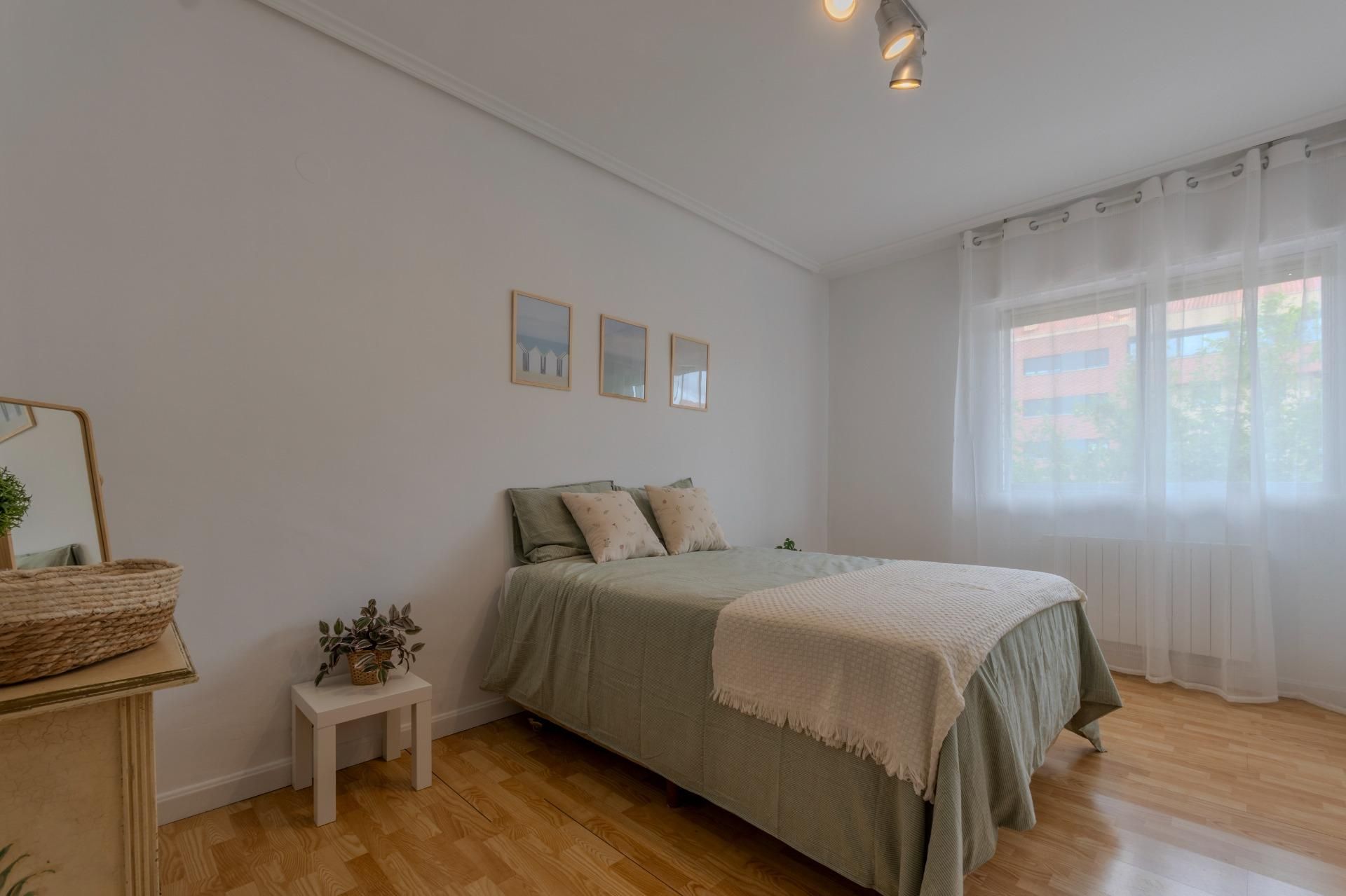 Bedroom of Flat for sale in  Logroño  with Heating and Terrace
