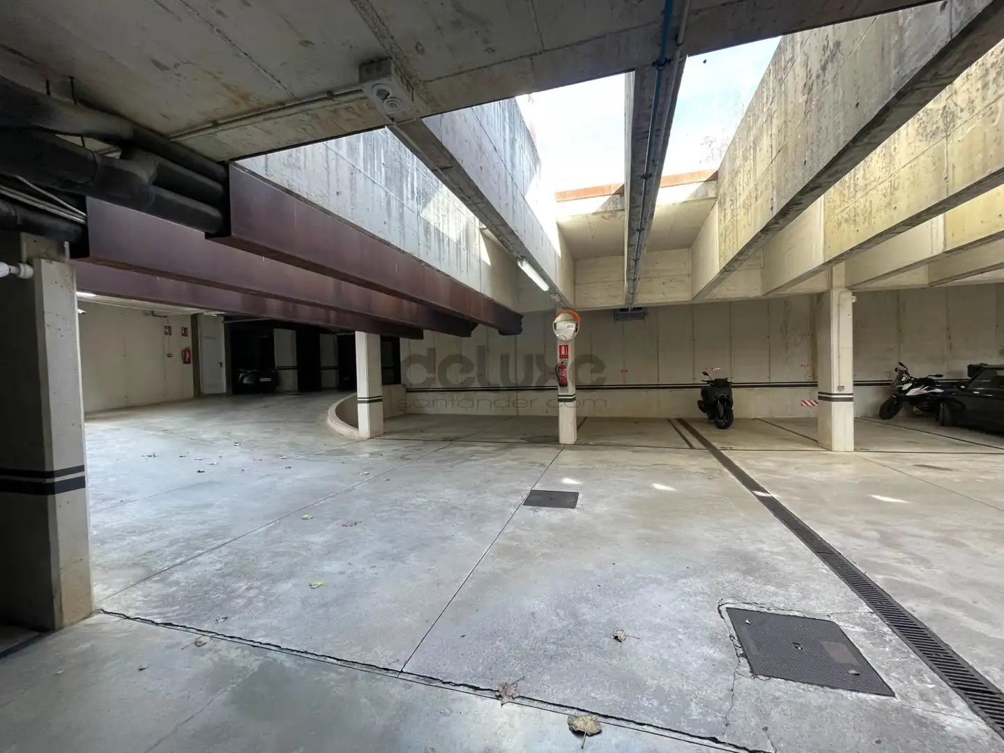 Parking de Planta baja en venta en Santander con Calefacción, Jardín privado y Terraza