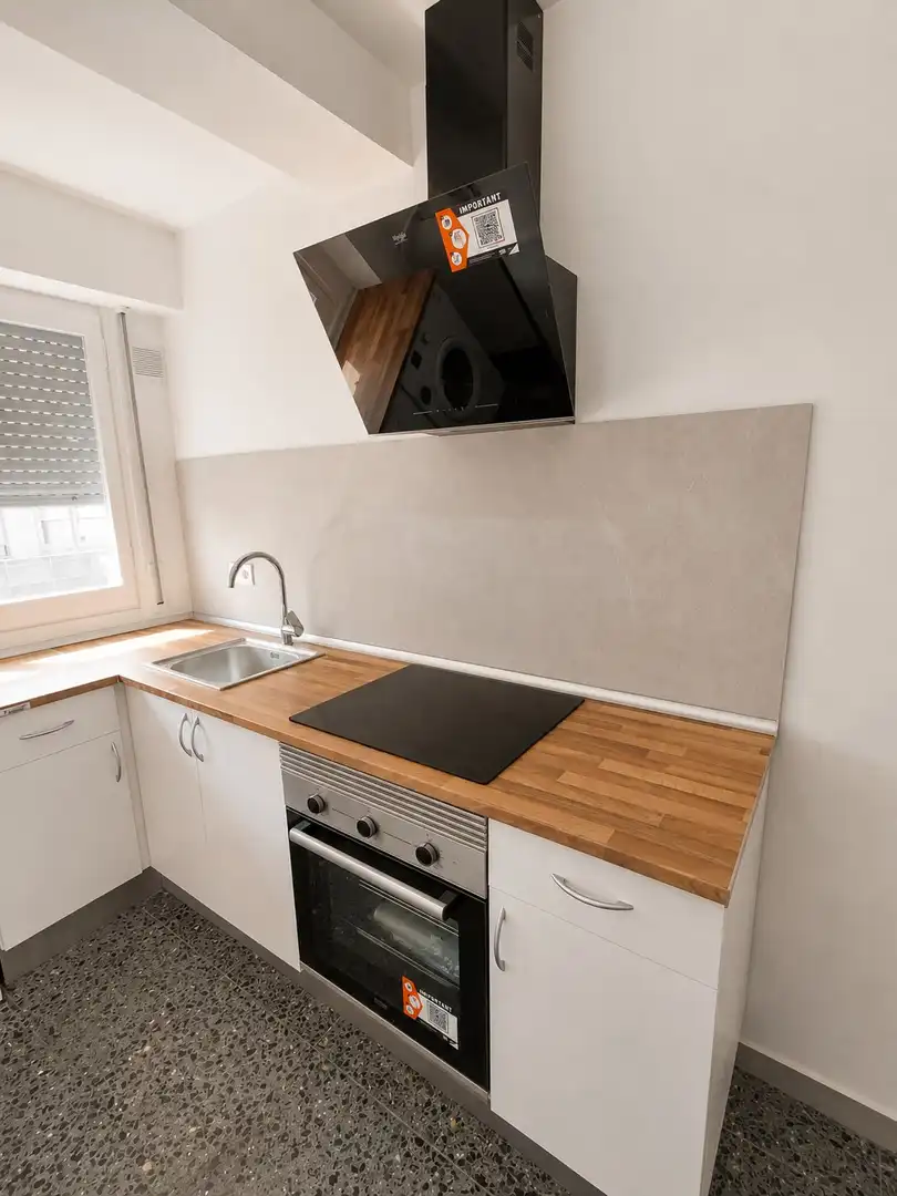 Cuina de Pis de lloguer en Terrassa amb Calefacció, Terrassa i Balcó