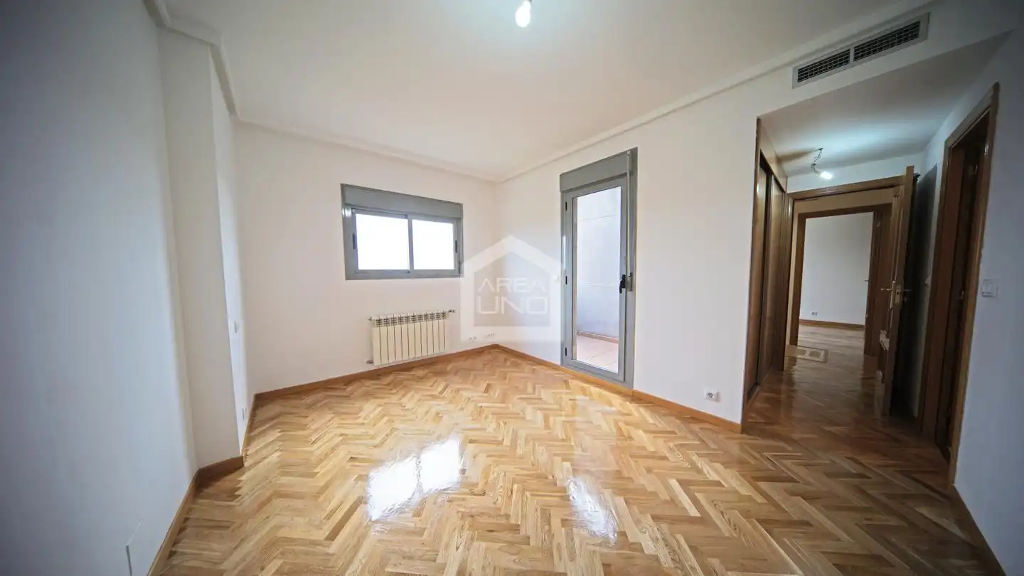 Schlafzimmer von Wohnung zur Miete in Alcorcón mit Klimaanlage, Heizung und Parkett