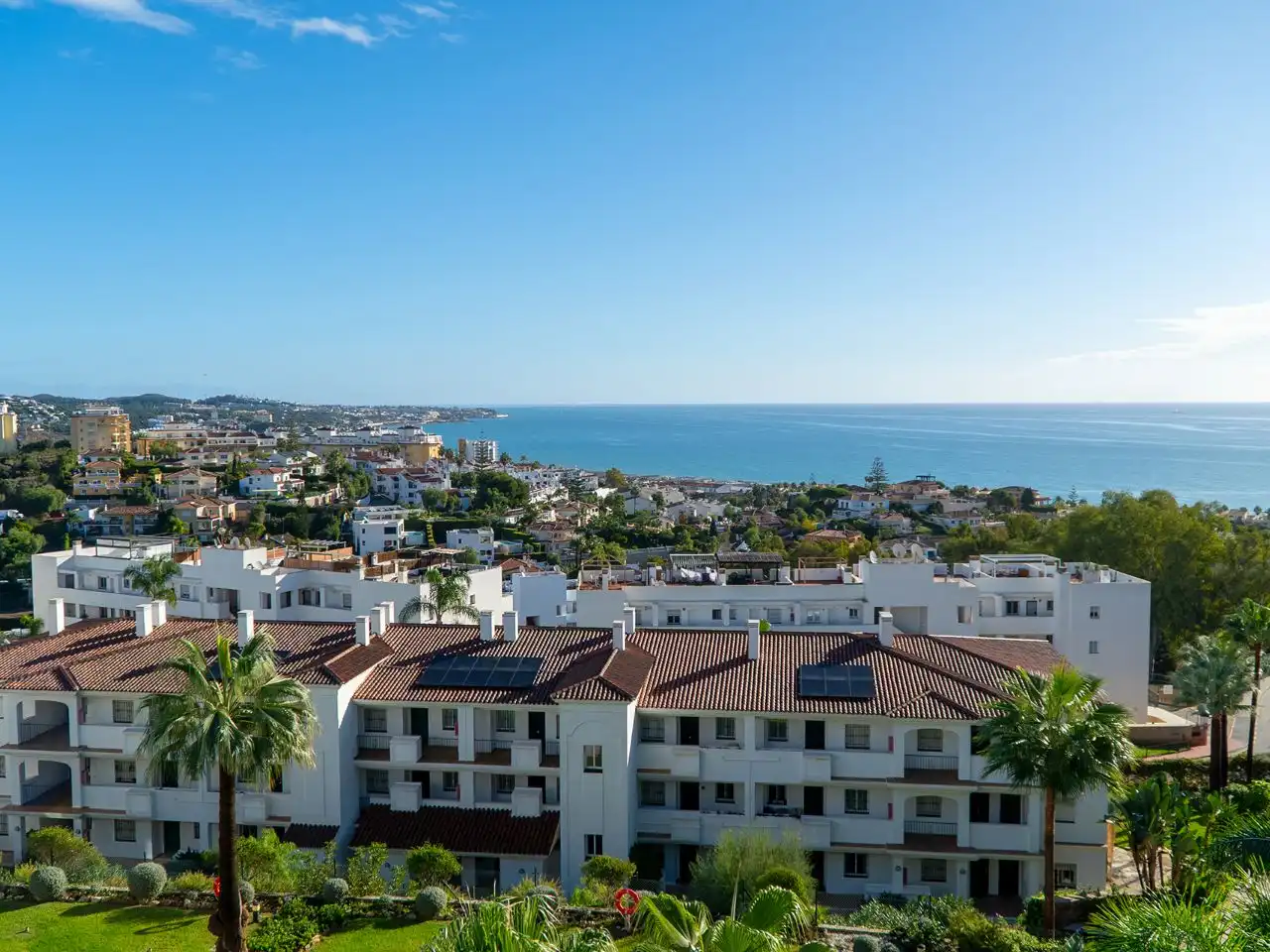 Penthouse with pool for sale in Calle Geranio 1