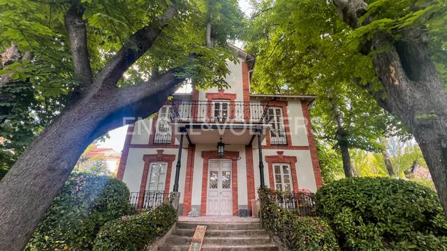 Casa-chalet en Alquiler en Plaza el Escorial en Villalba Pueblo