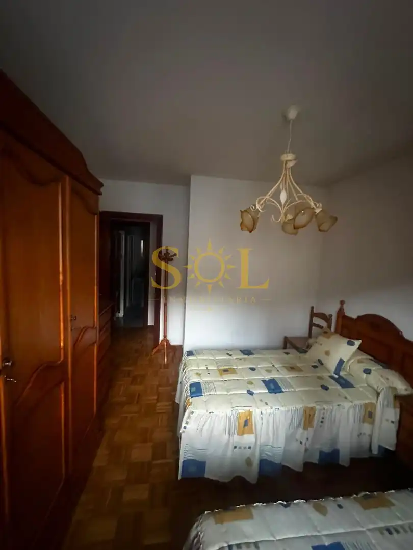 Habitación de Piso en venta en La Pola de Gordón  con Calefacción, Parquet y Amueblado