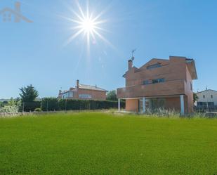 Jardí de Casa o xalet en venda en Arroyomolinos (Madrid) amb Aire condicionat i Terrassa