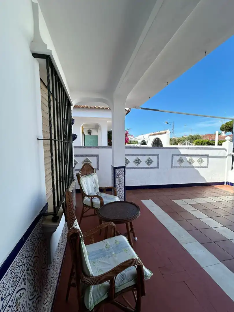 Terrassa de Casa o xalet en venda en Almonte amb Calefacció, Moblat i Piscina comunitària