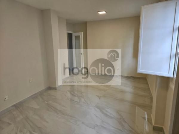 Bedroom of Flat to rent in  Sevilla Capital  with Air Conditioner and Terrace