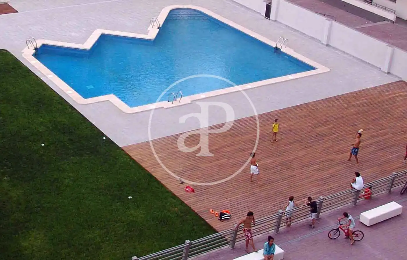 Piscina de Pis en venda en Elche / Elx amb Aire condicionat, Calefacció i Jardí privat