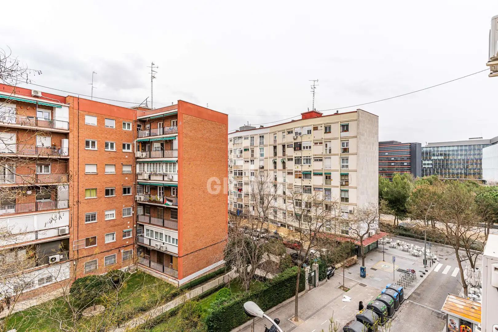Vista exterior de Piso en venta en Madrid con Calefacción